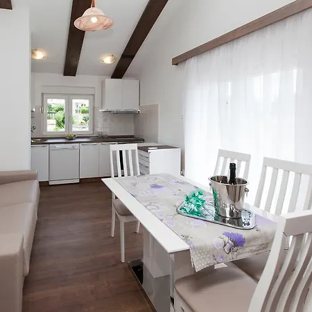 Apartament Anikol *